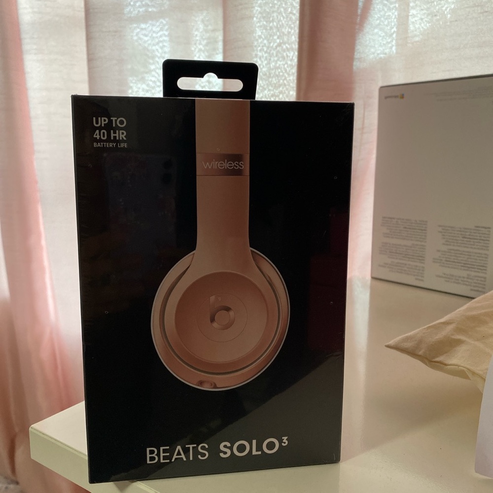 New Beats Solo 3 rose gold